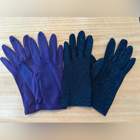 Vintage Sparkly Bold Blue Nylon and Fownes Blue Short Gloves - Picture 4 of 16